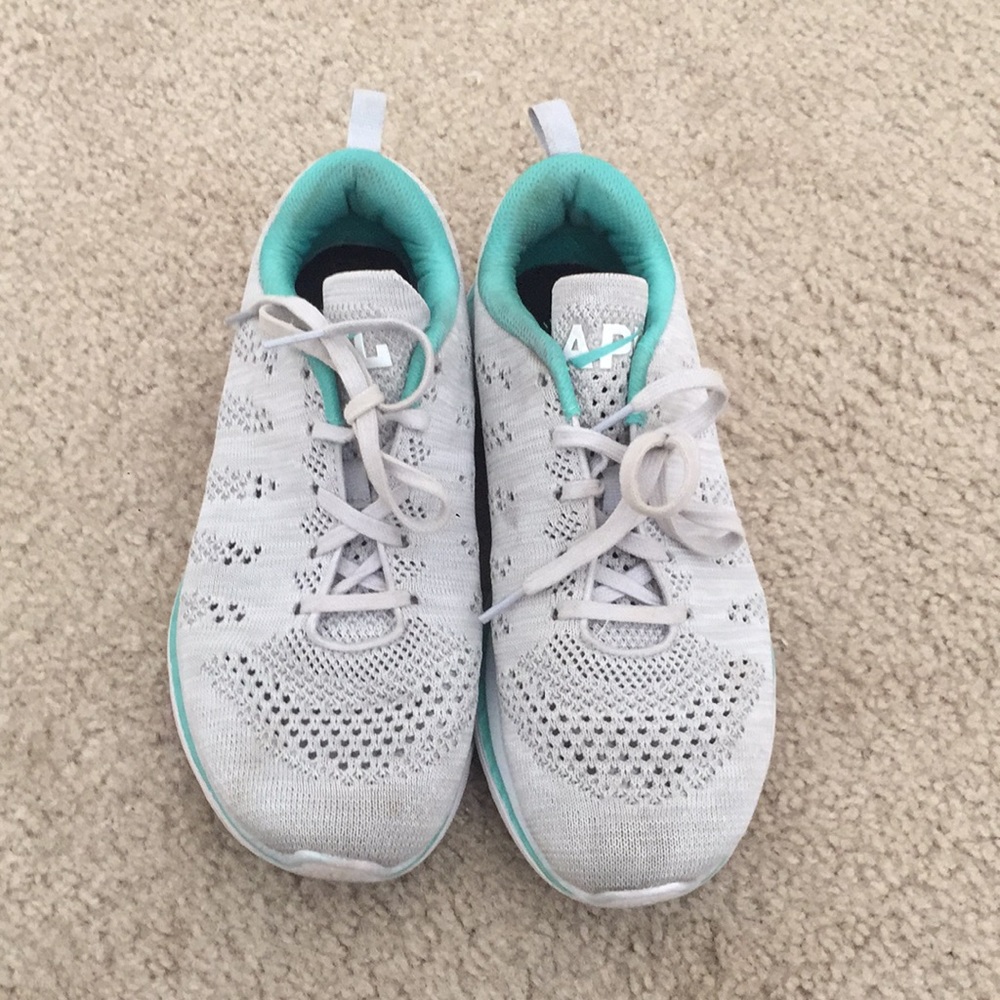 APL running sneakers